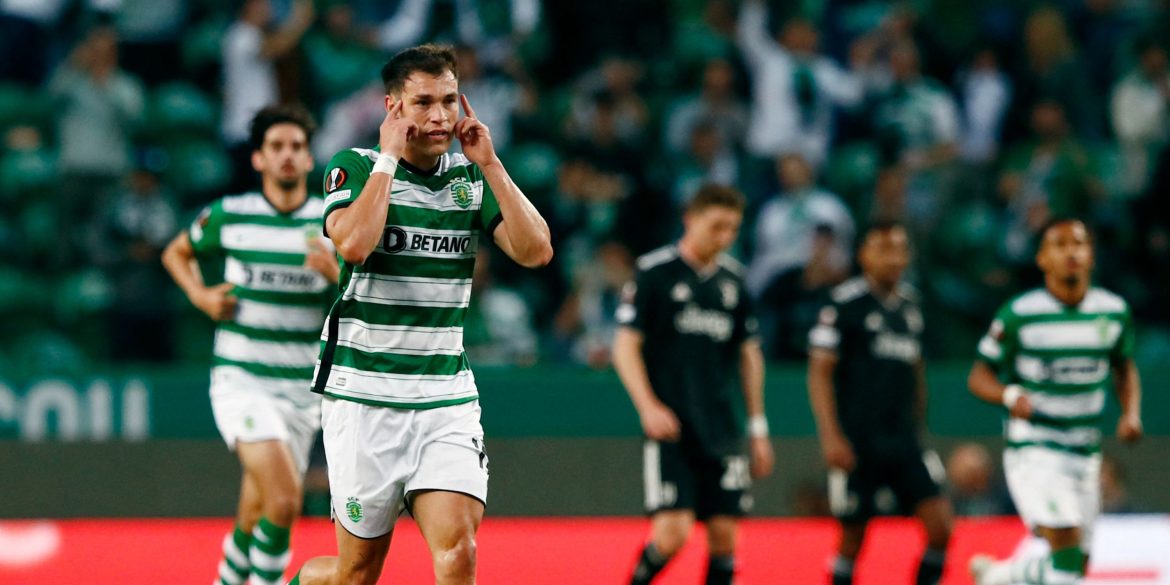 "Weird" – Goldbridge baffled by Ten Hag decision on £120k-p/w Man Utd star