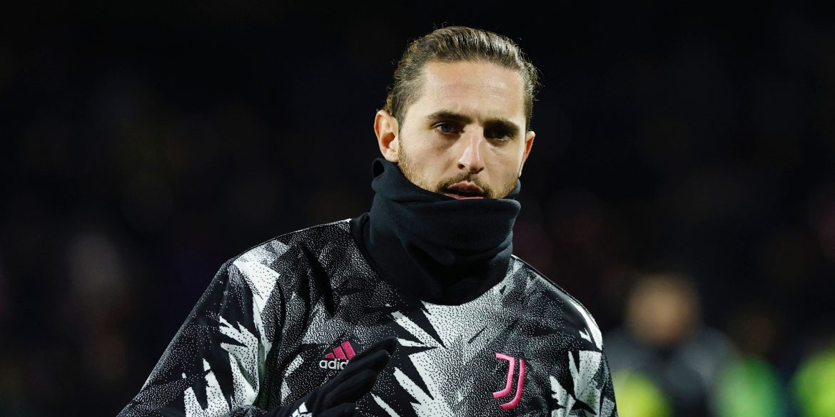 Man United Favourites To Sign "Complete" 28 y/o